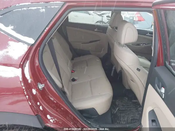 KM8J3CA4XJU774261 2018 HYUNDAI TUCSON - Image 8