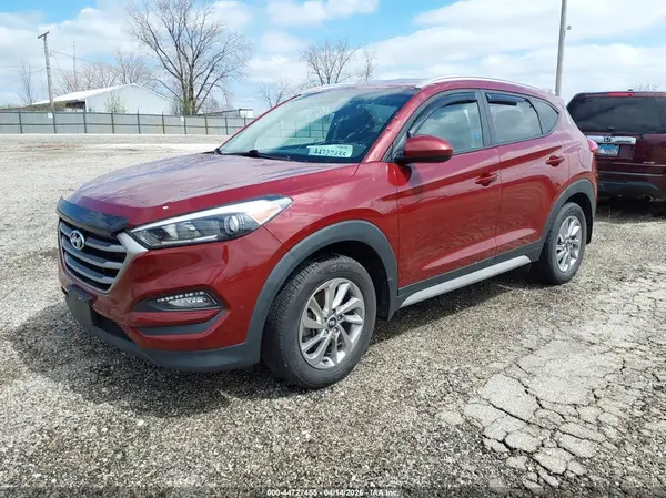 KM8J3CA4XJU800597 2018 HYUNDAI TUCSON - Image 2