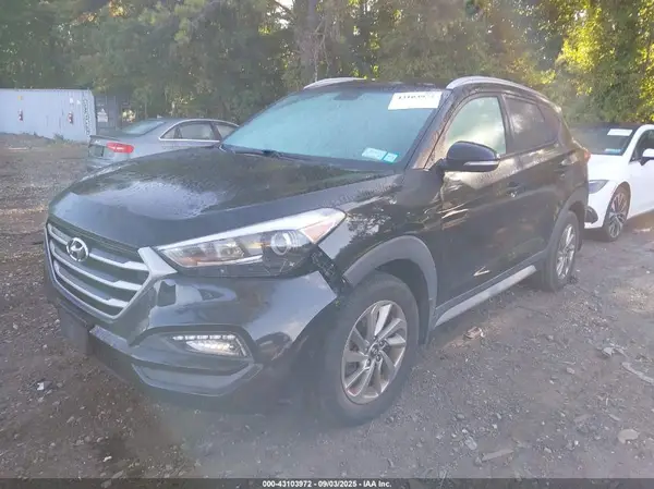 KM8J3CA4XJU821367 2018 HYUNDAI TUCSON - Image 2