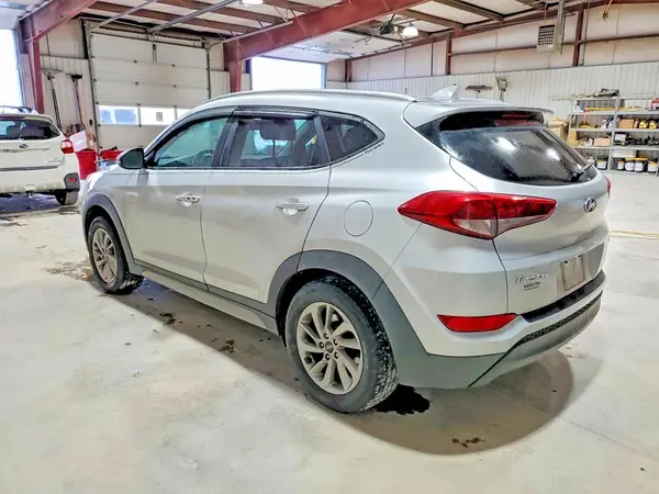 KM8J3CA4XJU821496 2018 HYUNDAI TUCSON - Image 2