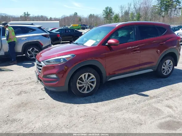 KM8J3CA4XJU823619 2018 HYUNDAI TUCSON - Image 2
