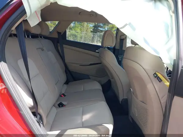 KM8J3CA4XJU823619 2018 HYUNDAI TUCSON - Image 8