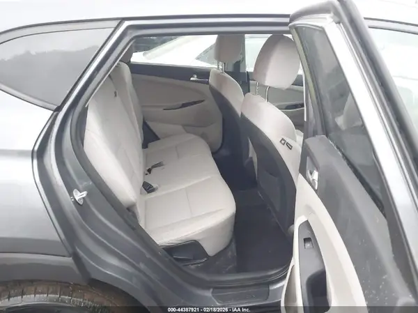 KM8J3CA4XKU013442 2019 HYUNDAI TUCSON - Image 8