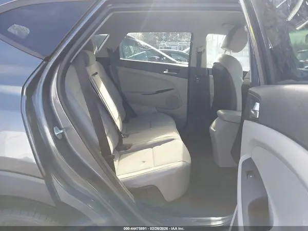 KM8J3CA4XKU035960 2019 HYUNDAI TUCSON - Image 8