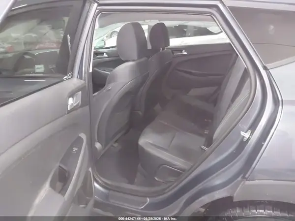 KM8J3CA4XKU954146 2019 HYUNDAI TUCSON - Image 8