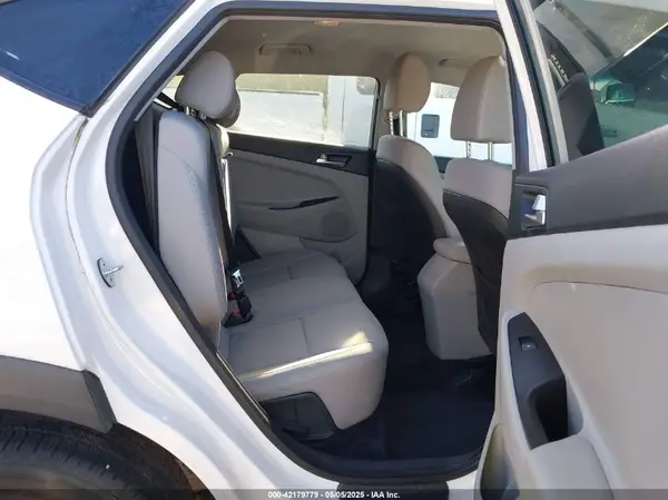 KM8J3CA4XLU145263 2020 HYUNDAI TUCSON - Image 8