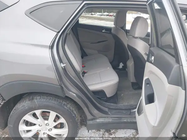 KM8J3CA4XLU265032 2020 HYUNDAI TUCSON - Image 8