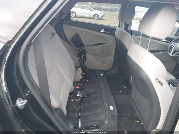 KM8J3CA4XLU275379 2020 HYUNDAI TUCSON - Image 8