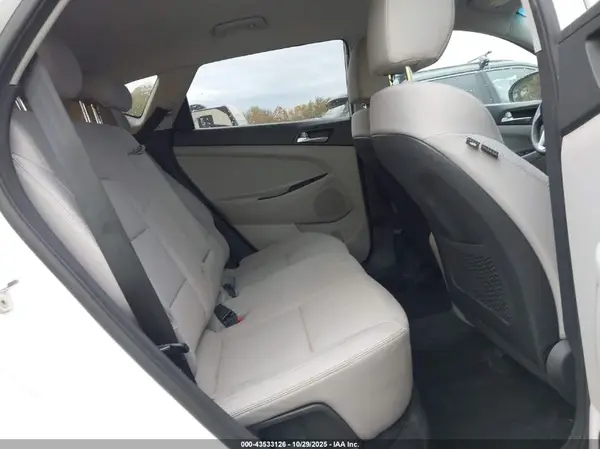 KM8J3CA4XMU289381 2021 HYUNDAI TUCSON - Image 8
