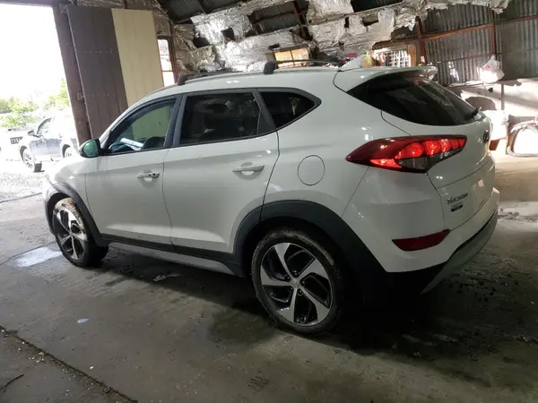 KM8J3CAL0JU698914 2018 HYUNDAI TUCSON - Image 2