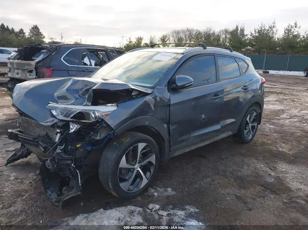 KM8J3CAL0JU750557 2018 HYUNDAI TUCSON - Image 2