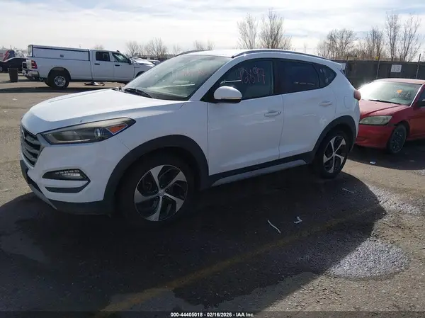 KM8J3CAL0JU760733 2018 HYUNDAI TUCSON - Image 2