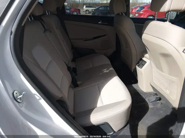 KM8J3CAL0JU760733 2018 HYUNDAI TUCSON - Image 8