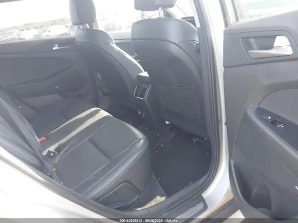 KM8J3CAL0MU388430 2021 HYUNDAI TUCSON - Image 8