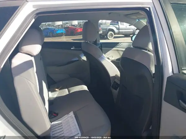 KM8J3CAL0MU410524 2021 HYUNDAI TUCSON - Image 8