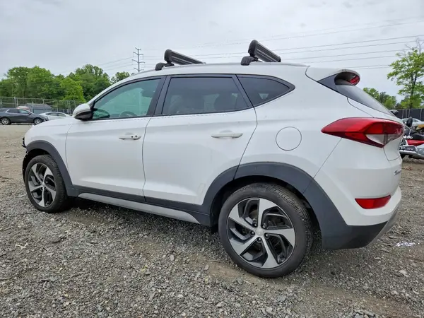 KM8J3CAL1JU691910 2018 HYUNDAI TUCSON - Image 2