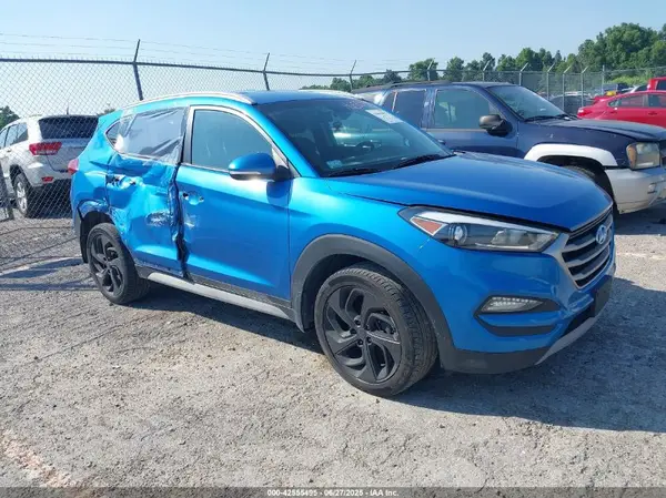 KM8J3CAL1JU723786 2018 HYUNDAI TUCSON - Image 1