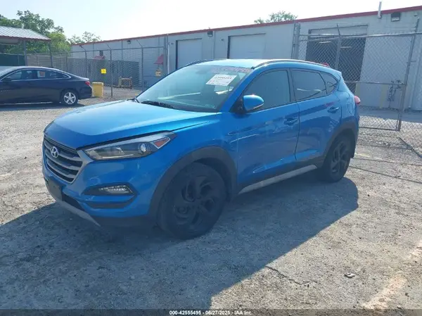 KM8J3CAL1JU723786 2018 HYUNDAI TUCSON - Image 2