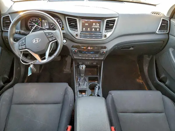 KM8J3CAL1JU792574 2018 HYUNDAI TUCSON - Image 8