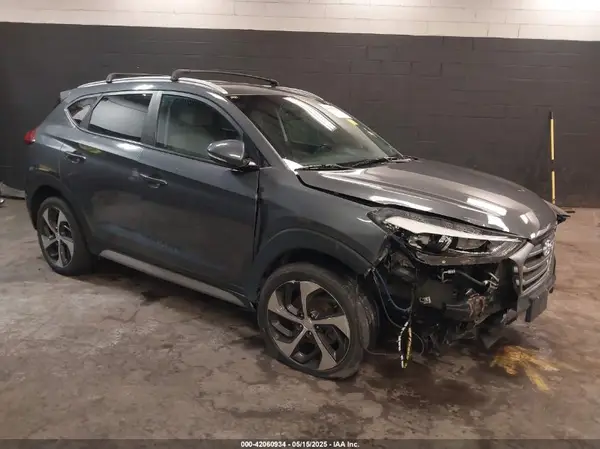KM8J3CAL2JU680446 2018 HYUNDAI TUCSON - Image 1