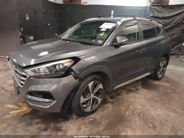 KM8J3CAL2JU680446 2018 HYUNDAI TUCSON - Image 2