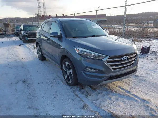 KM8J3CAL2JU725384 2018 HYUNDAI TUCSON - Image 1
