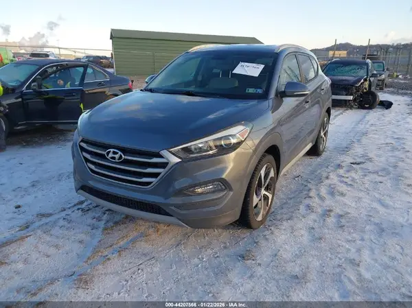 KM8J3CAL2JU725384 2018 HYUNDAI TUCSON - Image 2