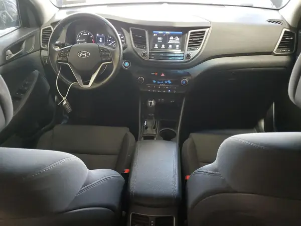 KM8J3CAL2JU759289 2018 HYUNDAI TUCSON - Image 8