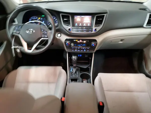 KM8J3CAL2JU825839 2018 HYUNDAI TUCSON - Image 8