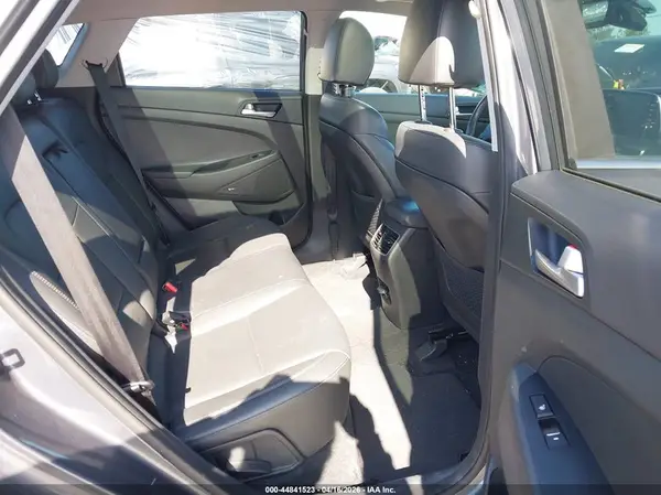 KM8J3CAL2KU013751 2019 HYUNDAI TUCSON - Image 8