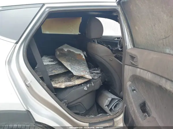 KM8J3CAL2KU037466 2019 HYUNDAI TUCSON - Image 8