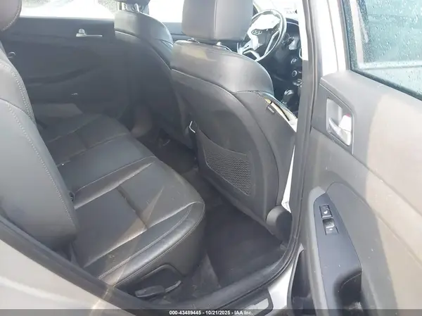 KM8J3CAL2LU205592 2020 HYUNDAI TUCSON - Image 8