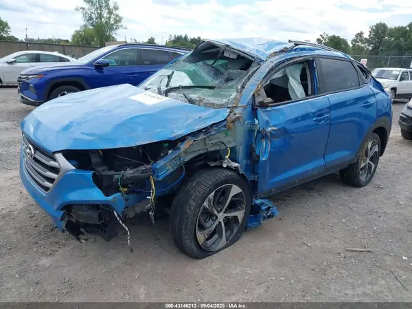 KM8J3CAL3JU700221 2018 HYUNDAI TUCSON - Image 2
