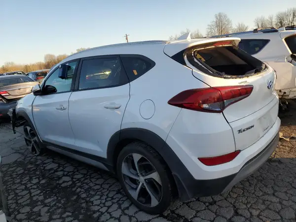 KM8J3CAL3JU760807 2018 HYUNDAI TUCSON - Image 2