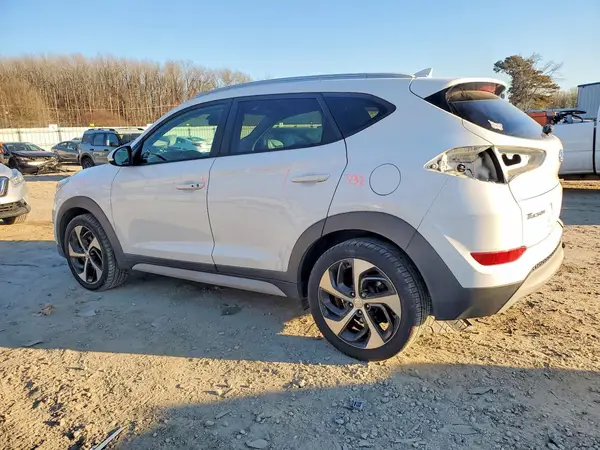 KM8J3CAL3JU825008 2018 HYUNDAI TUCSON - Image 2