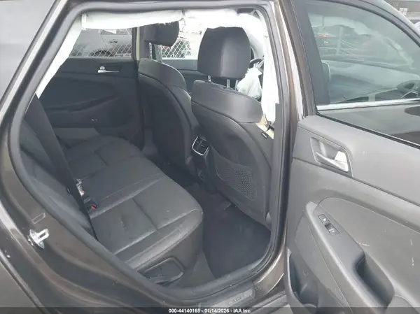 KM8J3CAL4KU000922 2019 HYUNDAI TUCSON - Image 8