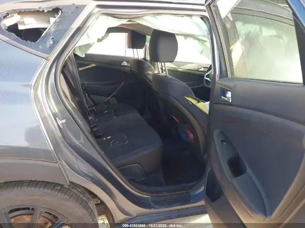 KM8J3CAL4KU004307 2019 HYUNDAI TUCSON - Image 8