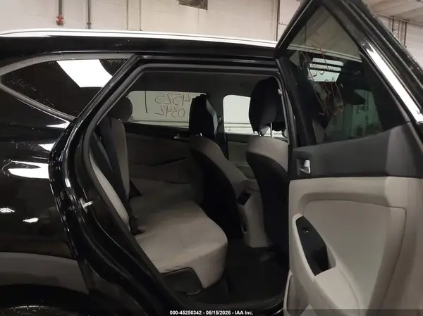 KM8J3CAL4KU888913 2019 HYUNDAI TUCSON - Image 8