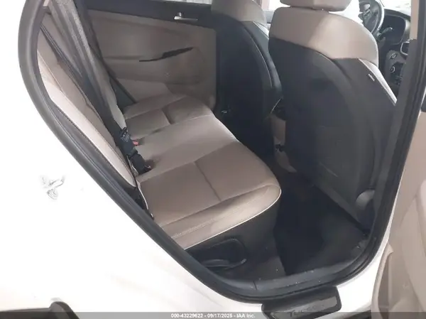 KM8J3CAL4MU325301 2021 HYUNDAI TUCSON - Image 8