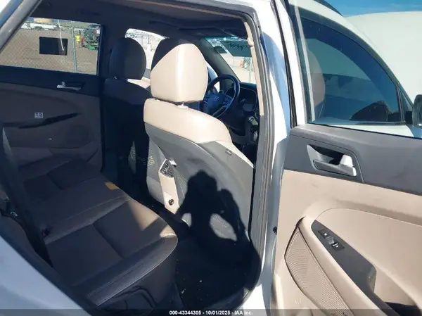 KM8J3CAL4MU333723 2021 HYUNDAI TUCSON - Image 8