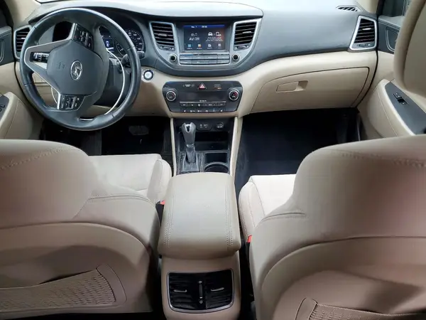 KM8J3CAL5JU741627 2018 HYUNDAI TUCSON - Image 8