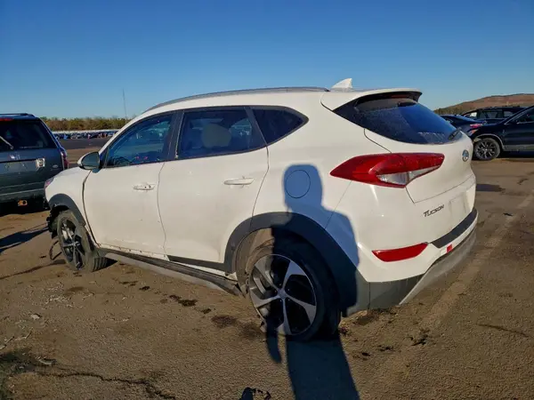 KM8J3CAL5JU778192 2018 HYUNDAI TUCSON - Image 2