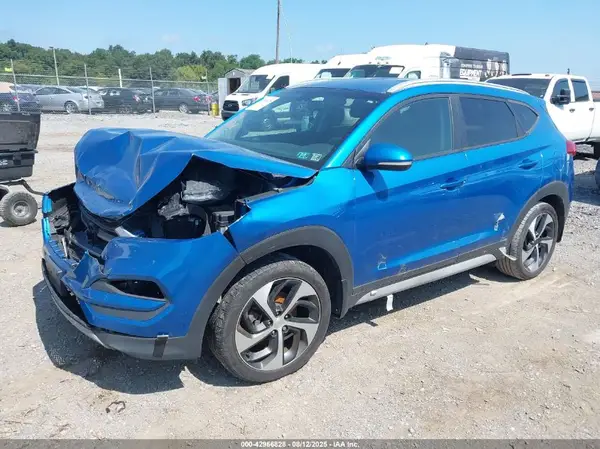 KM8J3CAL5JU793002 2018 HYUNDAI TUCSON - Image 2