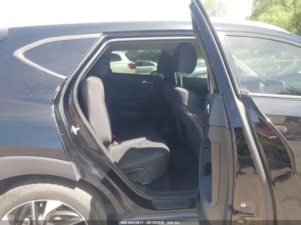 KM8J3CAL5KU953428 2019 HYUNDAI TUCSON - Image 8