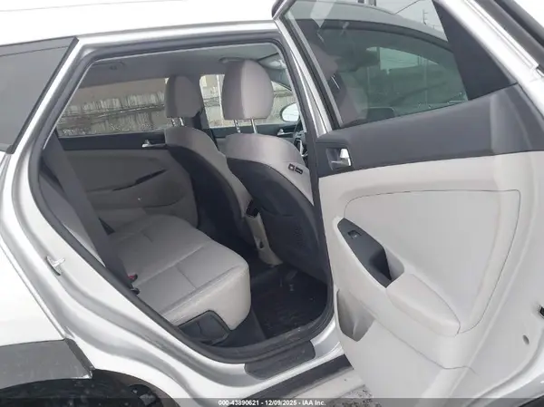 KM8J3CAL5LU129348 2020 HYUNDAI TUCSON - Image 8