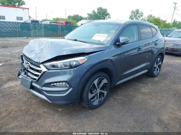 KM8J3CAL6JU732631 2018 HYUNDAI TUCSON - Image 2