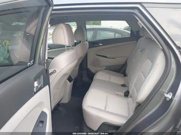 KM8J3CAL6JU732631 2018 HYUNDAI TUCSON - Image 8