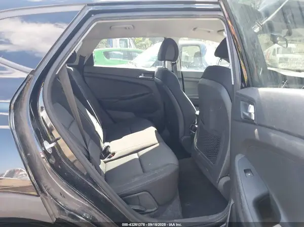 KM8J3CAL6JU737313 2018 HYUNDAI TUCSON - Image 8