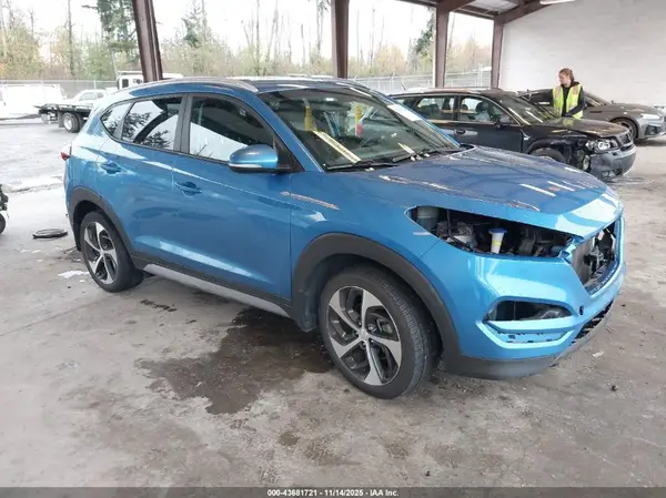 KM8J3CAL6JU738770 2018 HYUNDAI TUCSON - Image 1