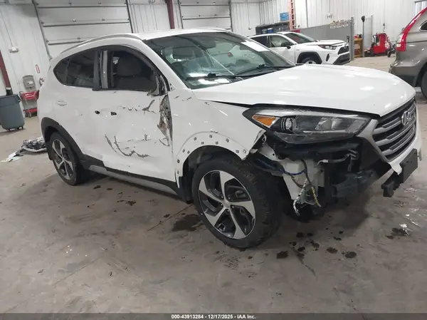 KM8J3CAL6JU746612 2018 HYUNDAI TUCSON - Image 1